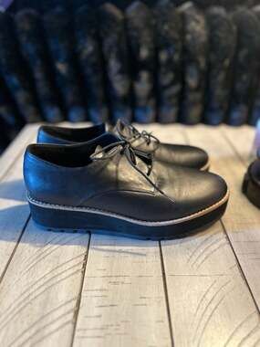 Eileen Fisher Black Leather Platform Lace-Up Oxford Shoes